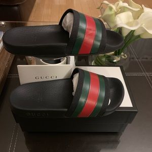 Gucci Boys Rubber Slippers Black Size 33 Used
